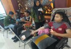 Personel Polres Sumbawa Barat turut warnai kegiatan Donor Darah Dalam Rangka Peringatan HUT Persit Kartika Candra Kirana Ke-80
